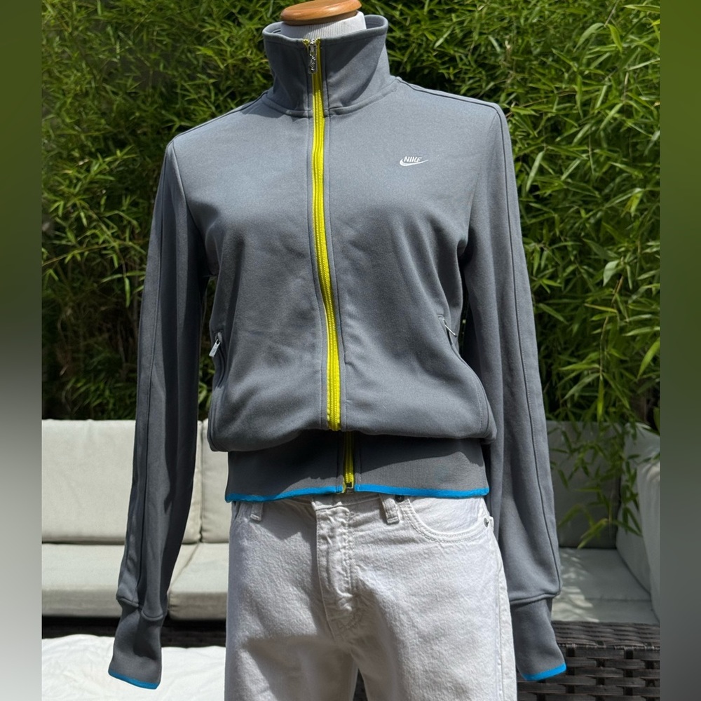 Nike Pop Color Performance Weave Full Zip
Gray w/ Yellow & Cobalt Accents